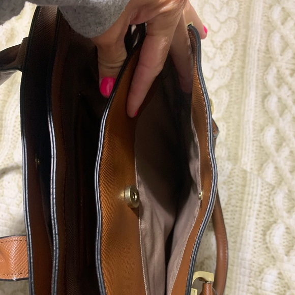 London Fog Purse - Picture 3 of 5